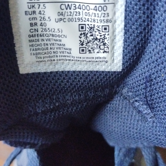 Navy and Green Athletic Shoes - Picture 4 of 6